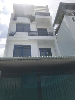 Bán căn hộ dịch vụ Phước Long B, đường 147, DT 118m2 4 tầng, đầy đủ nội thất, tiện ích đầy đủ